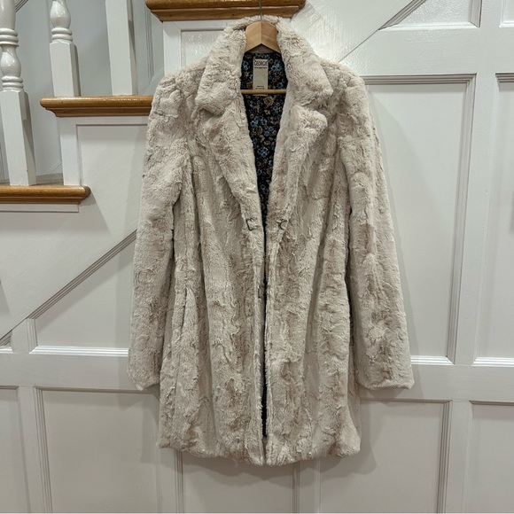 Georgie Jackets & Blazers - Georgie Women’s Faux Fur Coat Mid length Cream/ivory Soft Size 6